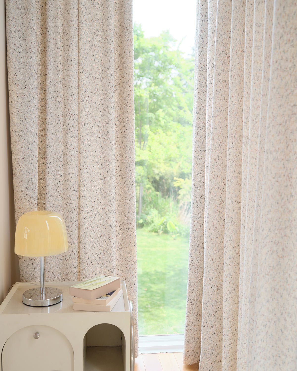 Serene Versatility with Artistic Warmth