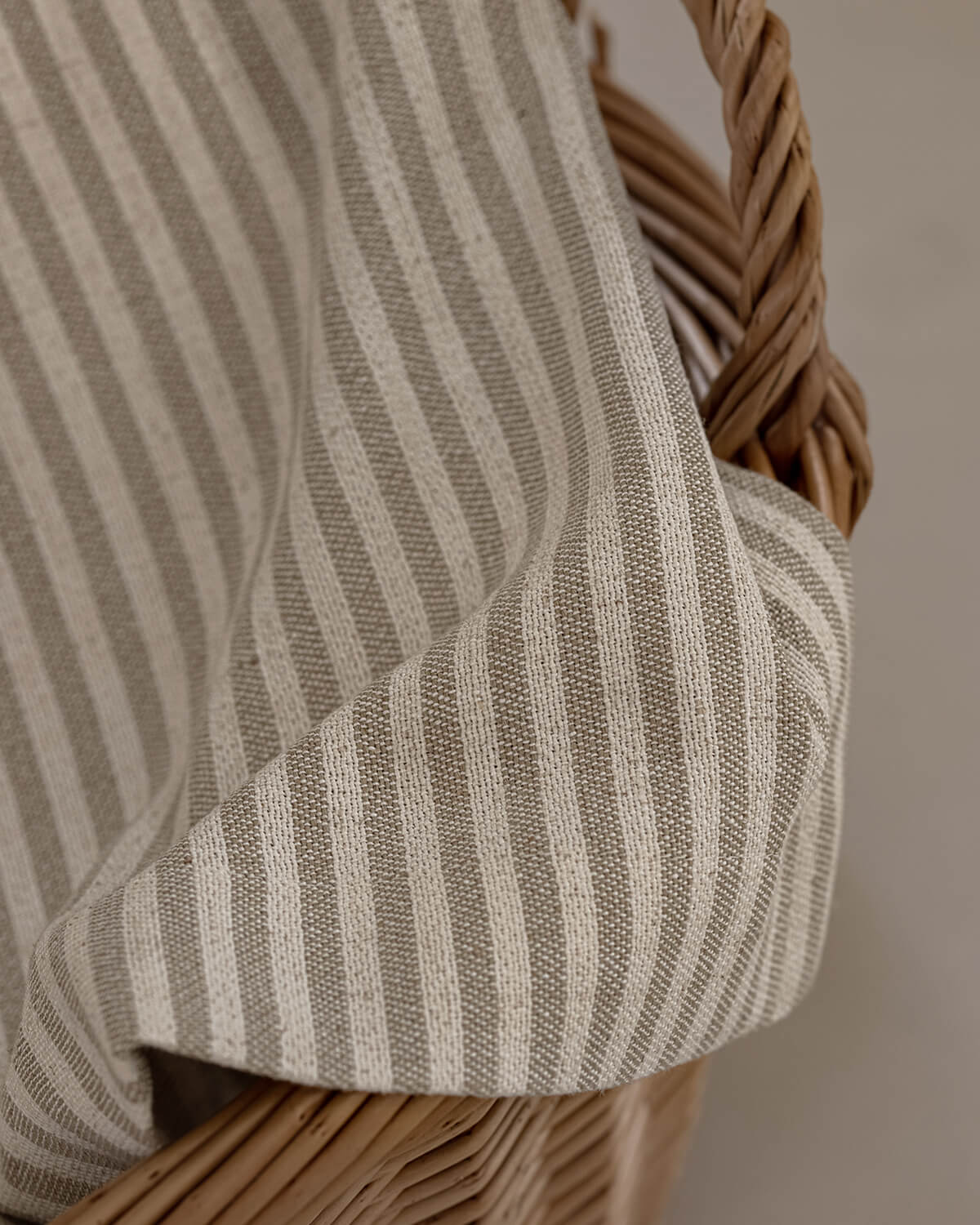 Zaria Delicate Striped Pattern Pleated Drape