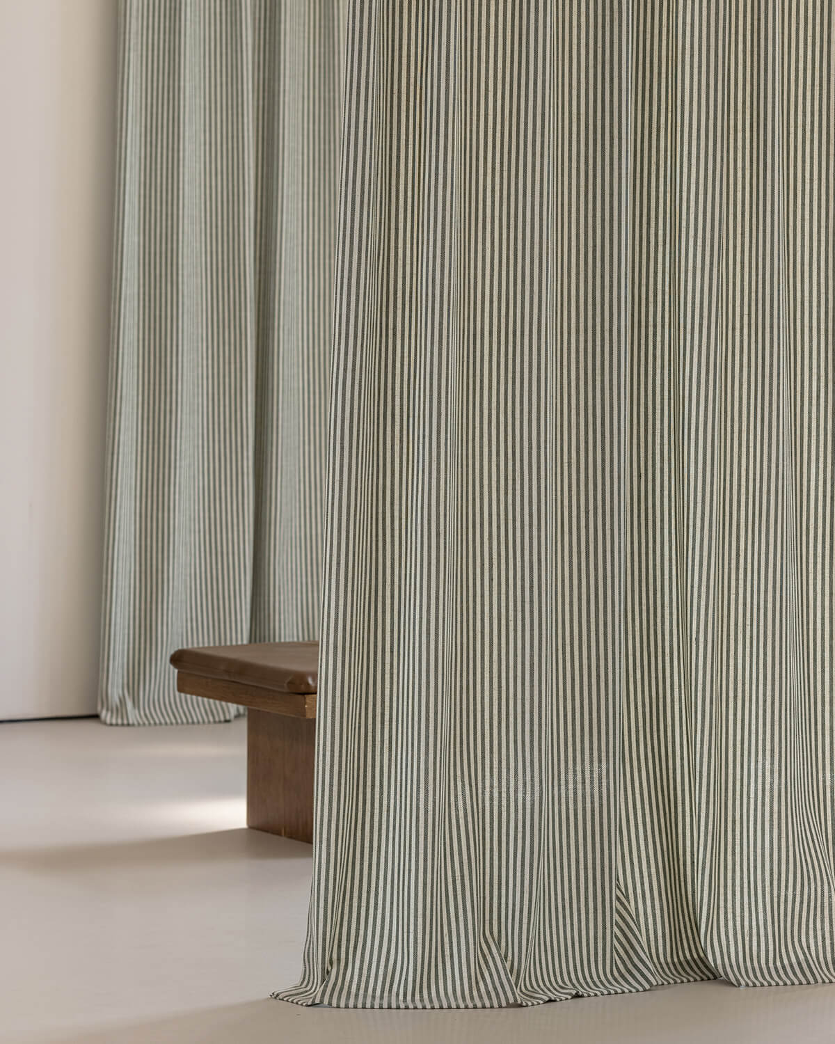 Zaria Delicate Striped Pattern Pleated Drape