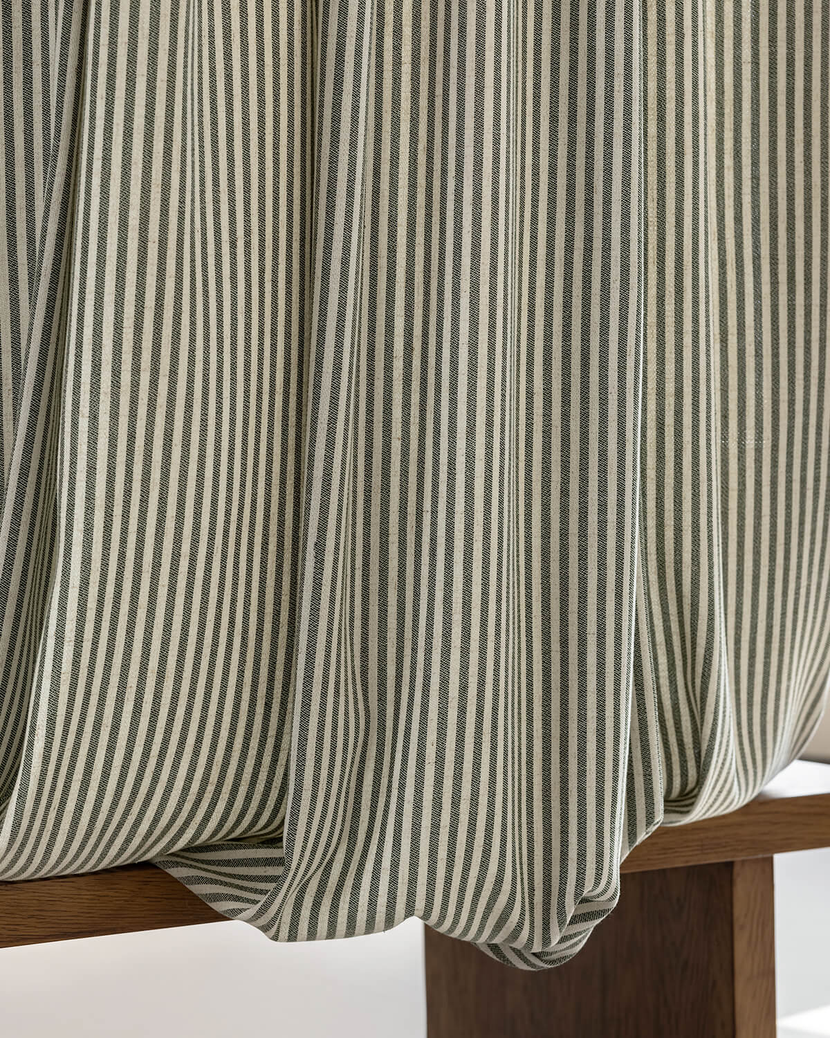 Zaria Delicate Striped Pattern Pleated Drape