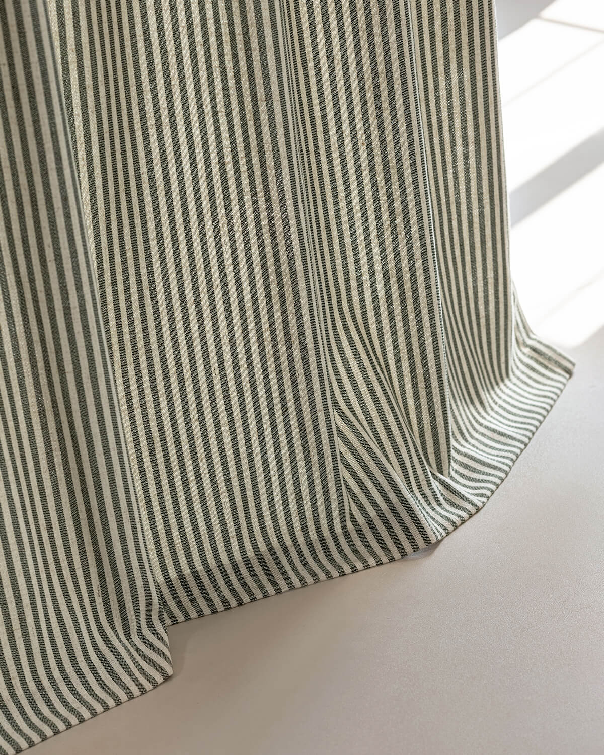 Zaria Delicate Striped Pattern Pleated Drape