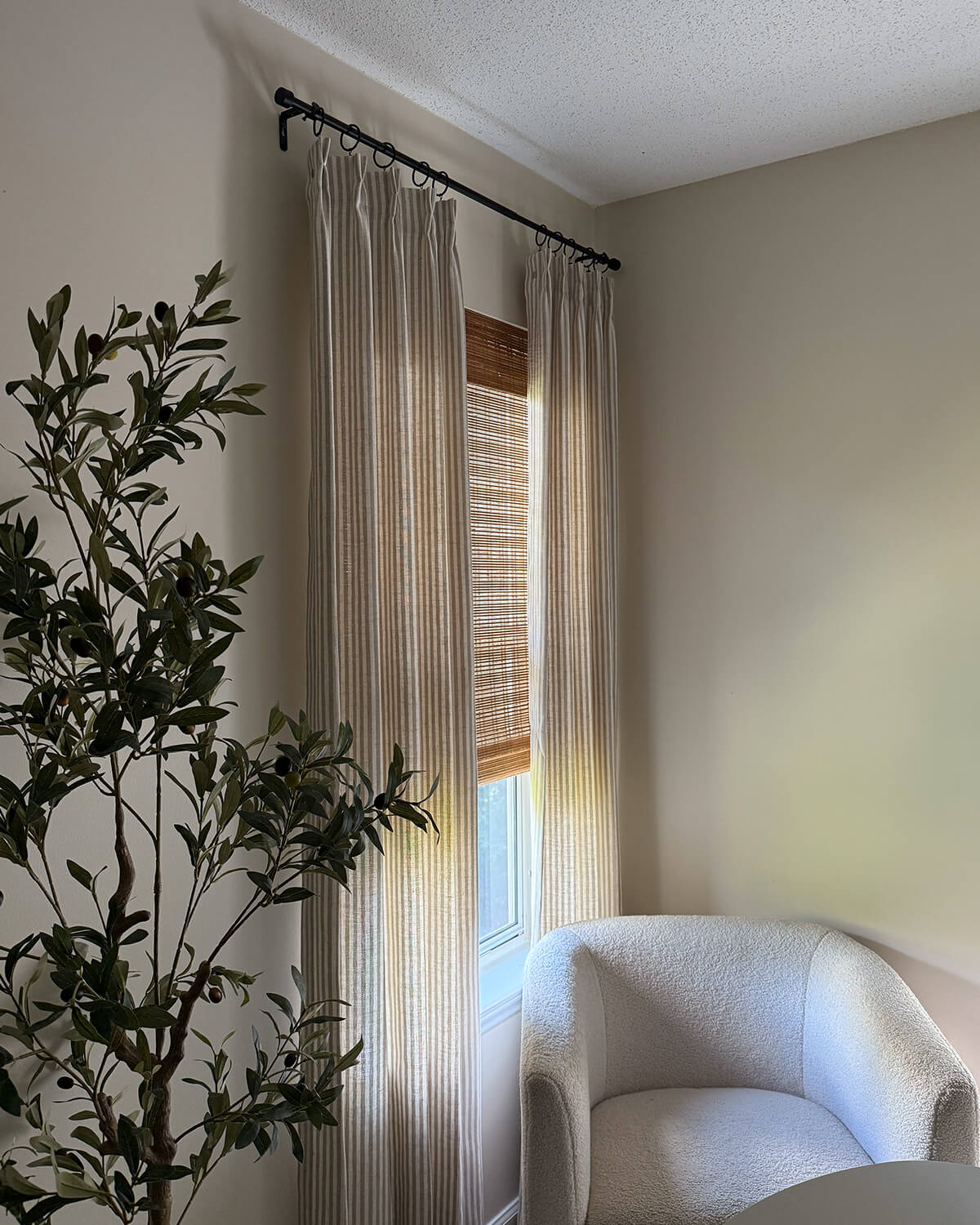 Zaria Delicate Striped Pattern Pleated Drape