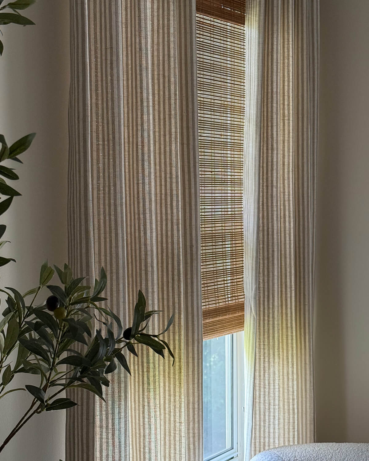 Zaria Delicate Striped Pattern Pleated Drape