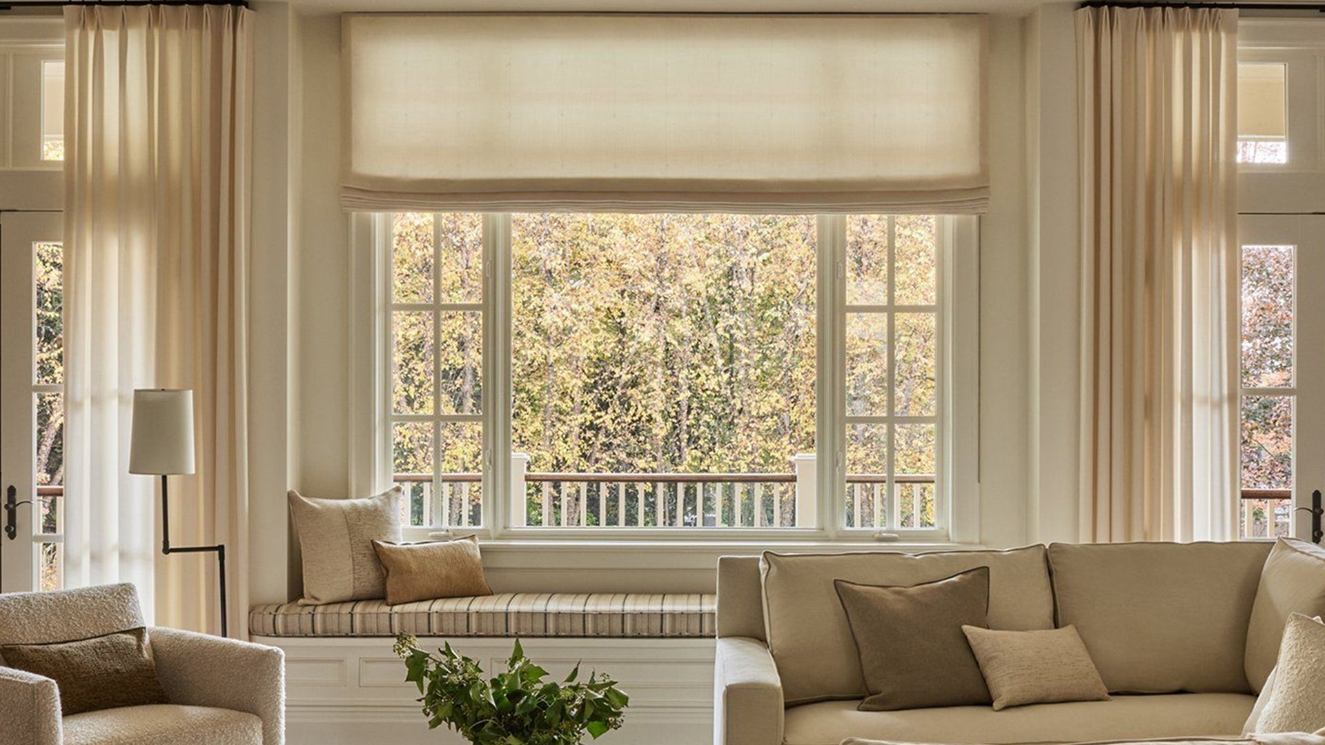 Custom Curtains vs. Ready-Made Curtains: How to Choose?