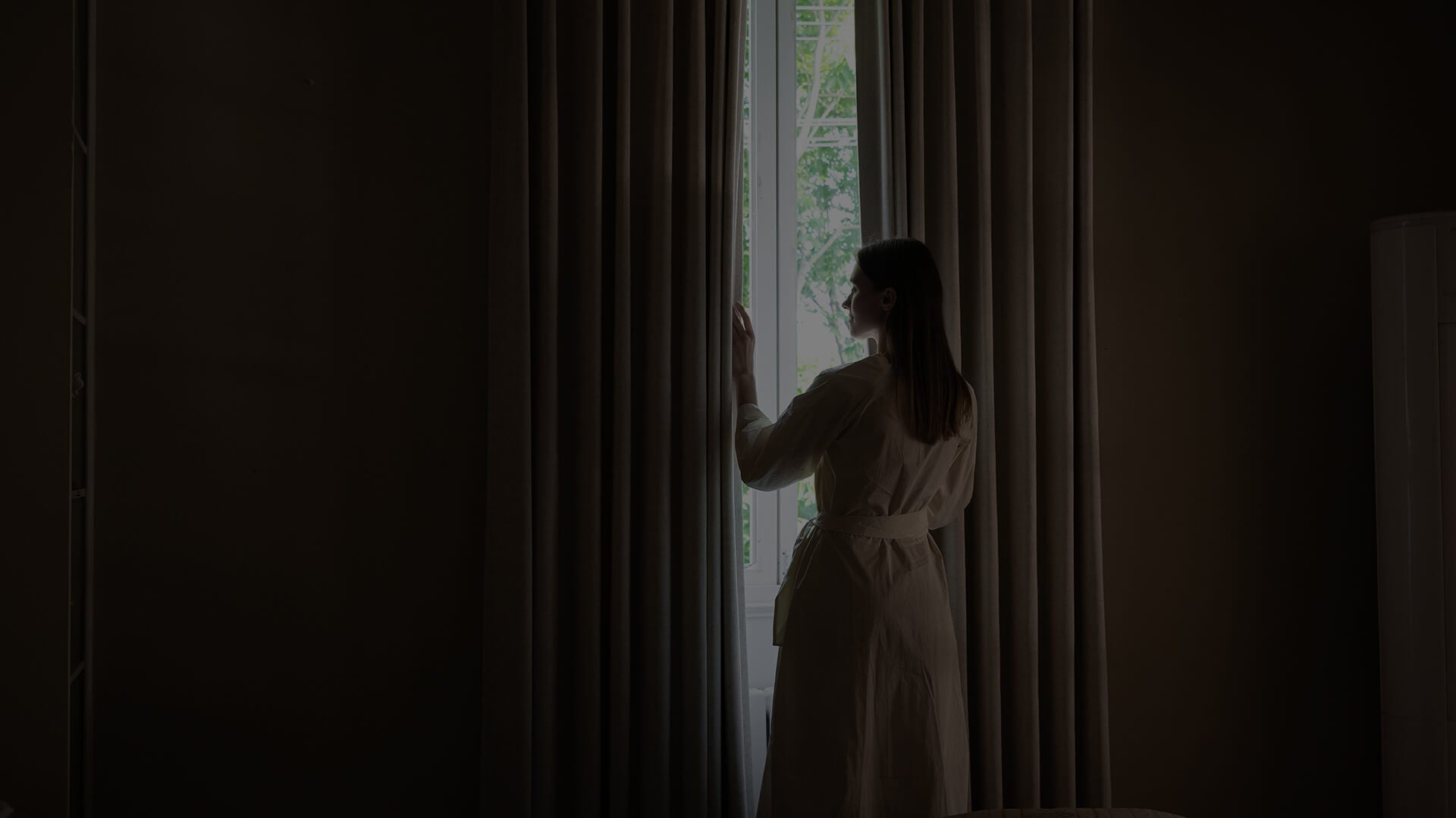 How to Choose the Best Blackout Curtains for Your Bedroom