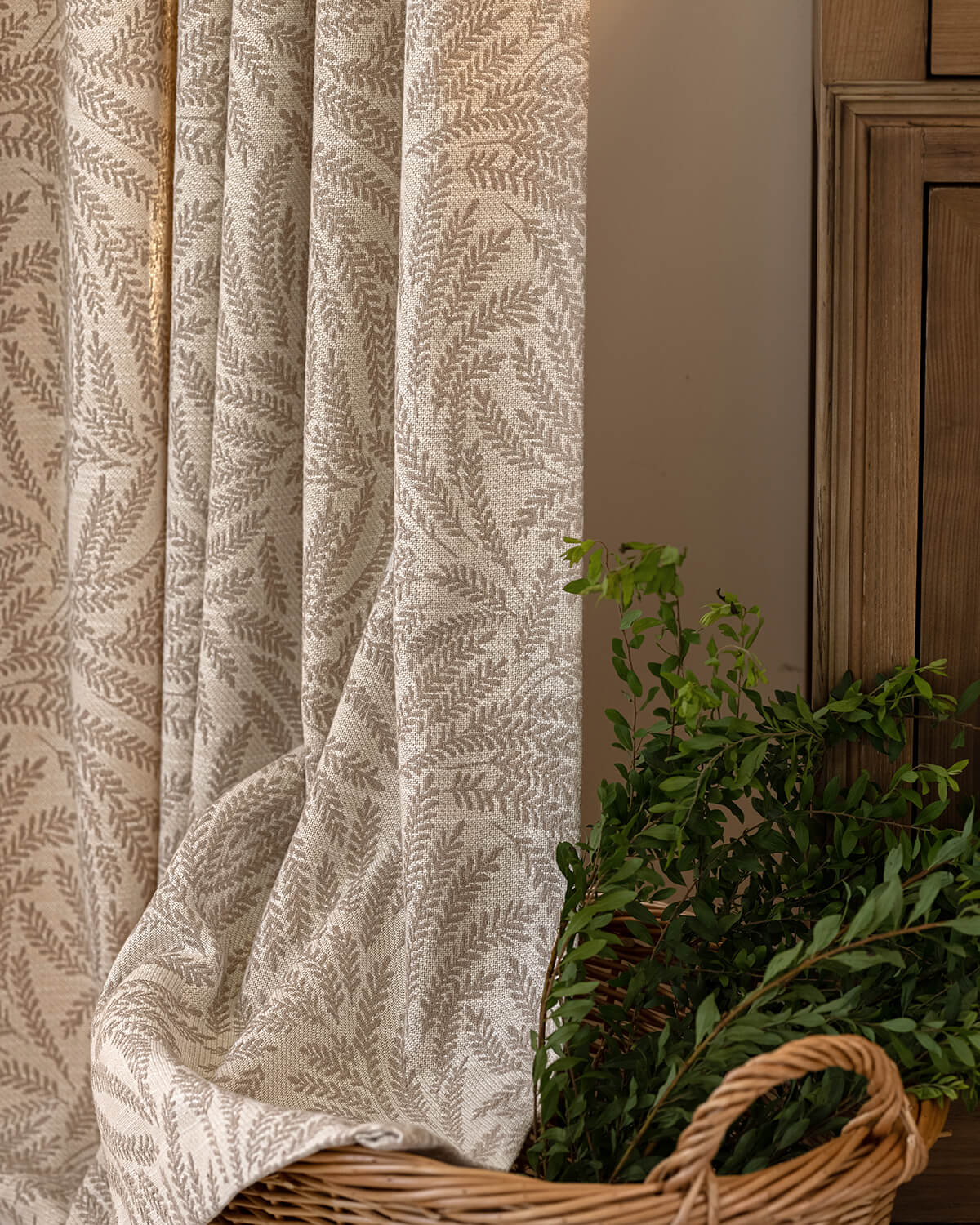 Mila Leaf Pattern Pinch Pleated Drape