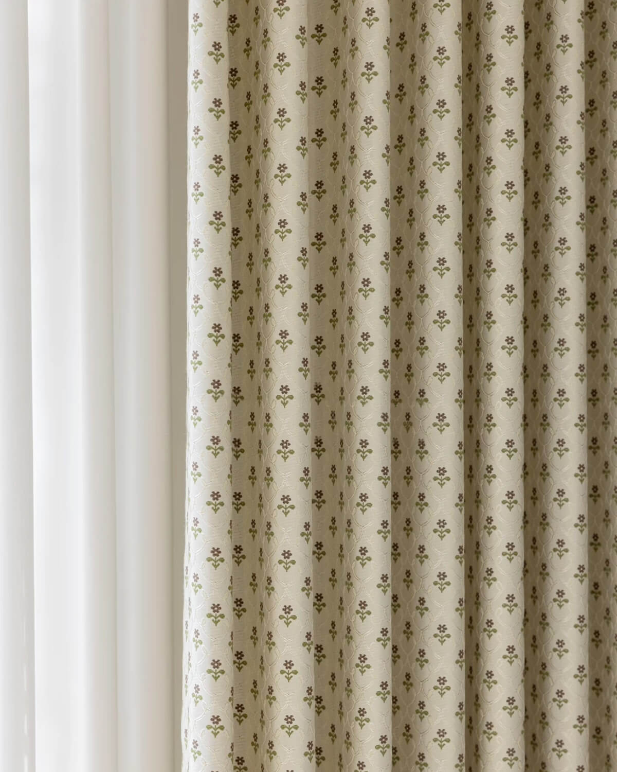 Aurelia Ditsy Floral Curtains – Pinch Pleat Design for Thermal Insulation & Blackout, in Bedrooms & Living Room