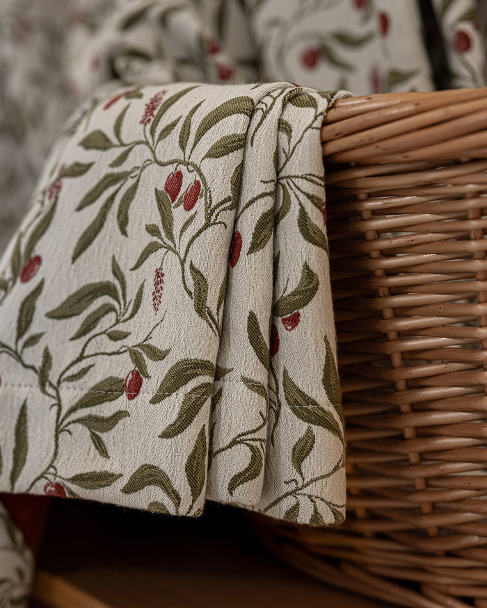 Vivid Accents for Lively Elegance