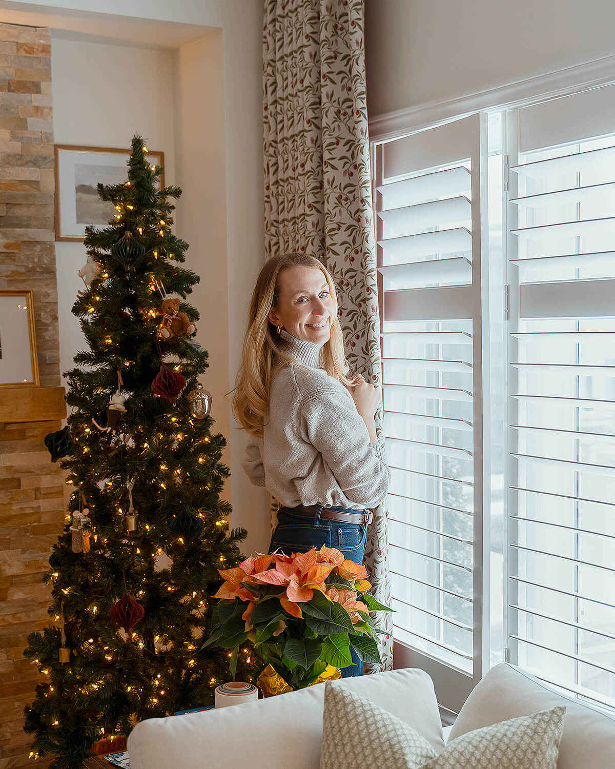 English Country Cottage Curtains – Charming Hawthorn Berry Jacquard, Room Darkening for Living Room & Bedroom (Maribel)